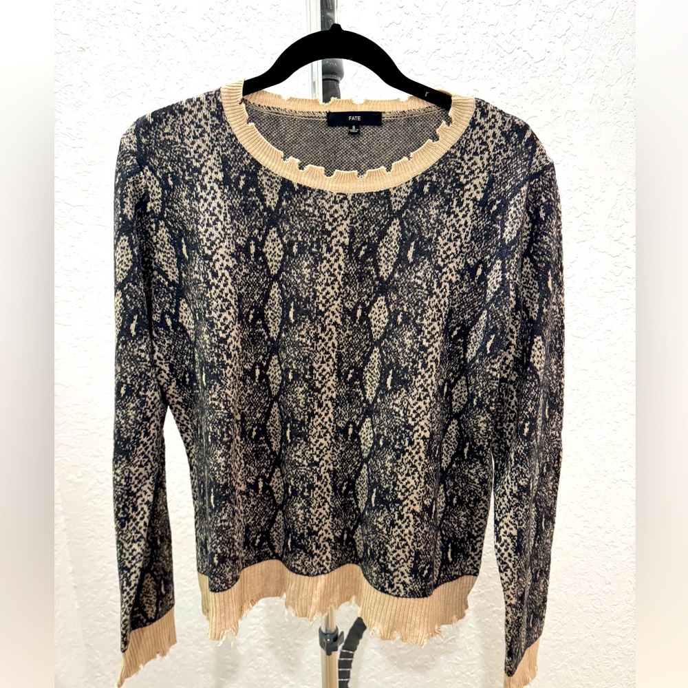 Lightweight sweater by FATE
